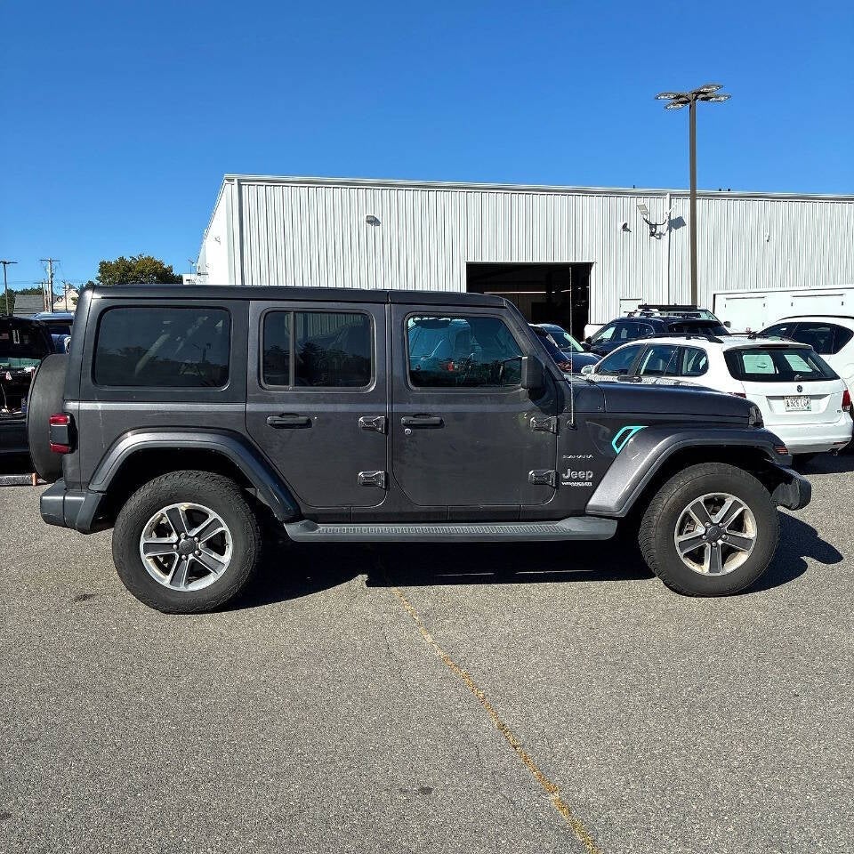 2018 Jeep Wrangler Unlimited Sahara 4x4 4dr SUV (midyear release)