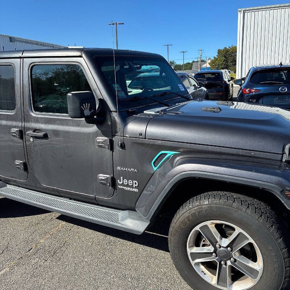 2018 Jeep Wrangler Unlimited Sahara 4x4 4dr SUV (midyear release)