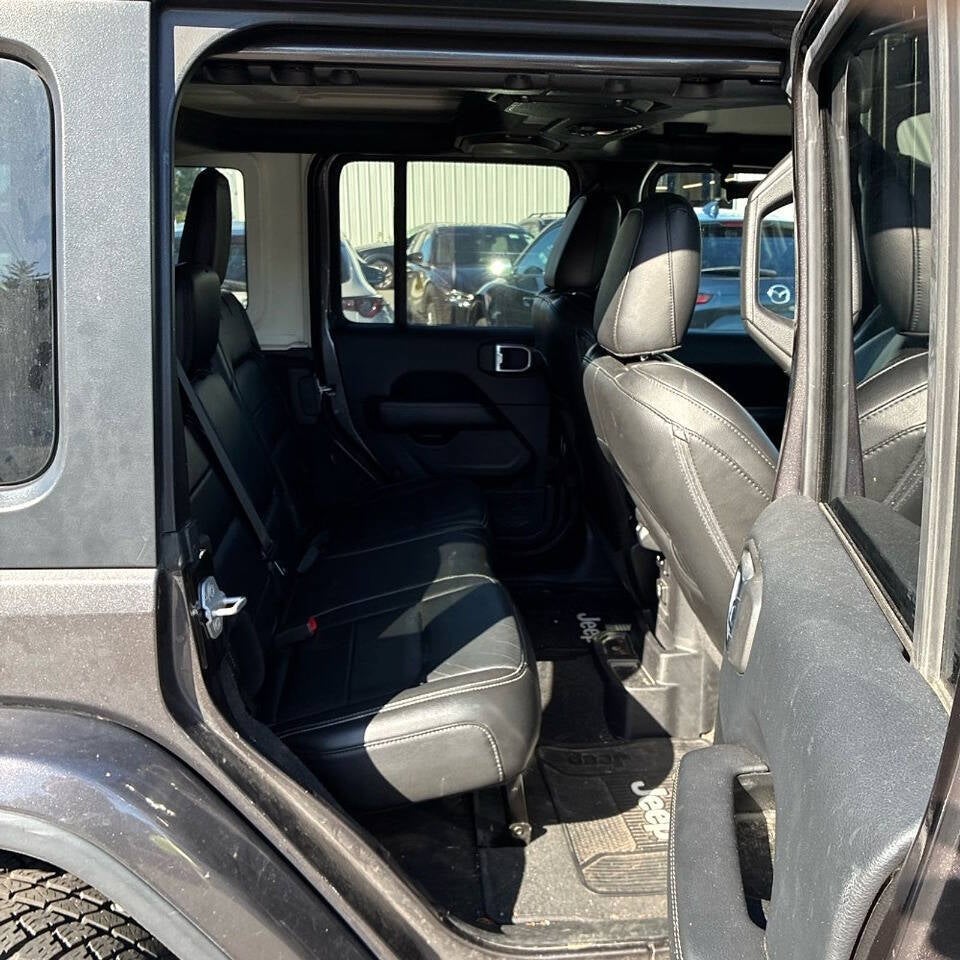 2018 Jeep Wrangler Unlimited Sahara 4x4 4dr SUV (midyear release)