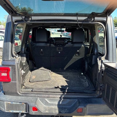 2018 Jeep Wrangler Unlimited Sahara 4x4 4dr SUV (midyear release)