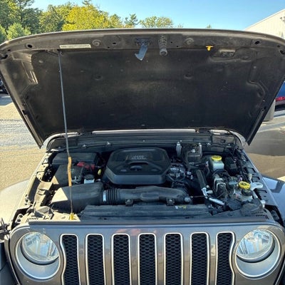 2018 Jeep Wrangler Unlimited Sahara 4x4 4dr SUV (midyear release)