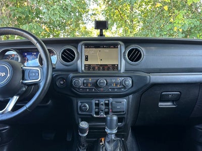 2018 Jeep Wrangler Unlimited Sahara 4x4 4dr SUV (midyear release)
