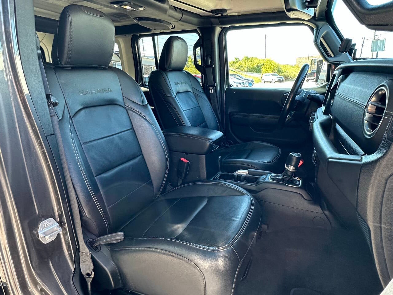 2018 Jeep Wrangler Unlimited Sahara 4x4 4dr SUV (midyear release)