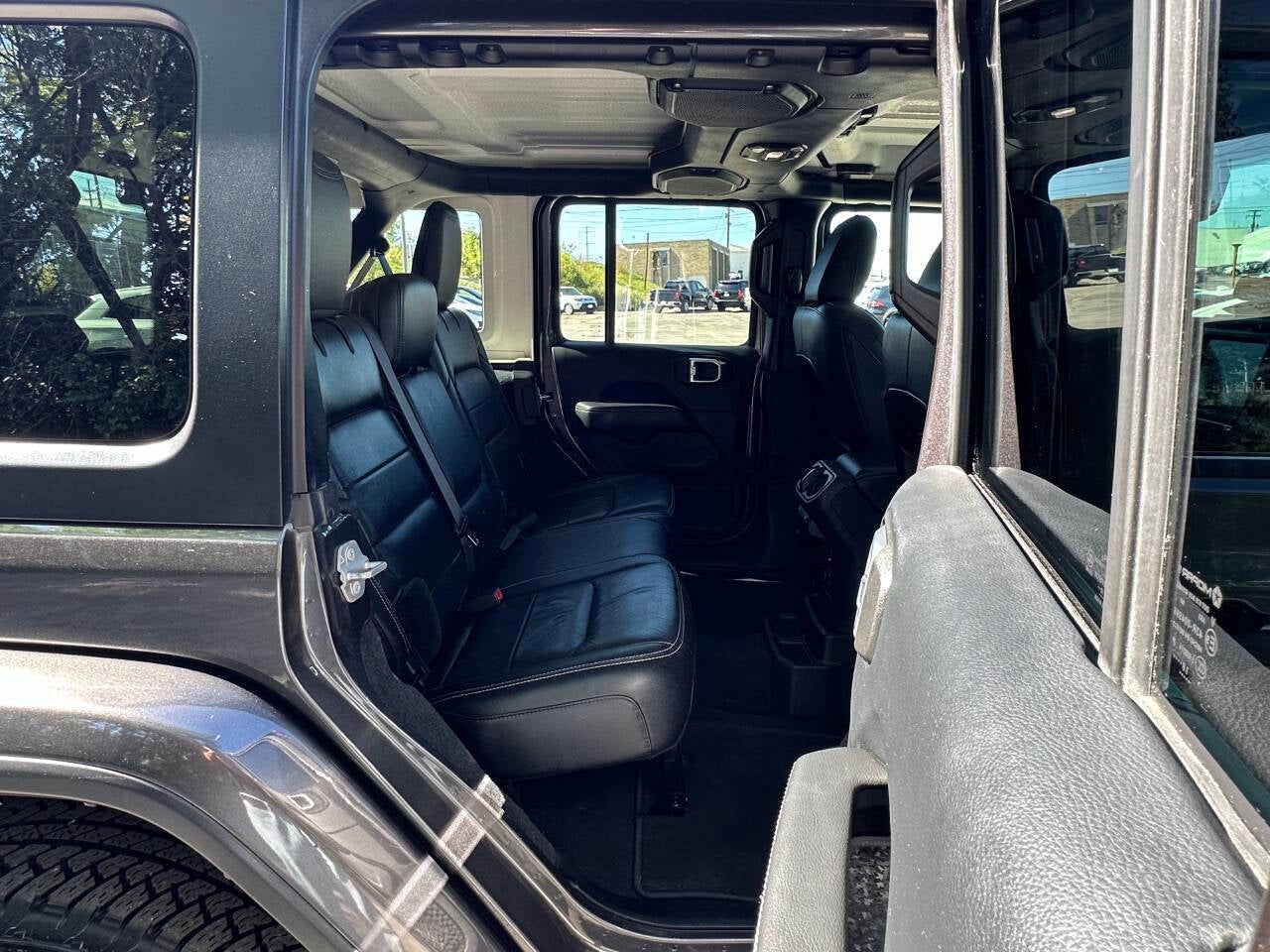2018 Jeep Wrangler Unlimited Sahara 4x4 4dr SUV (midyear release)