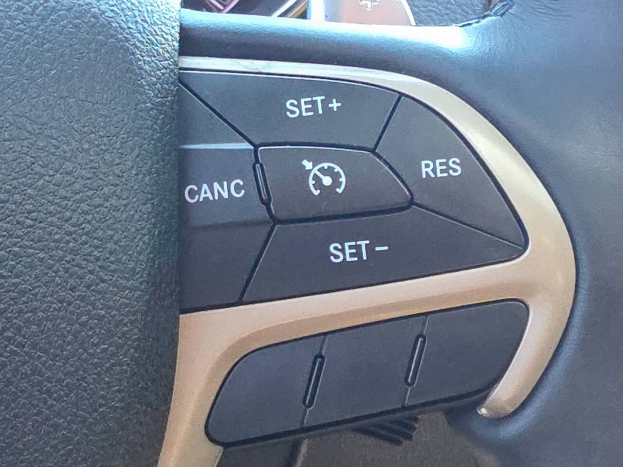 2014 Jeep Grand Cherokee Altitude 4x4 4dr SUV