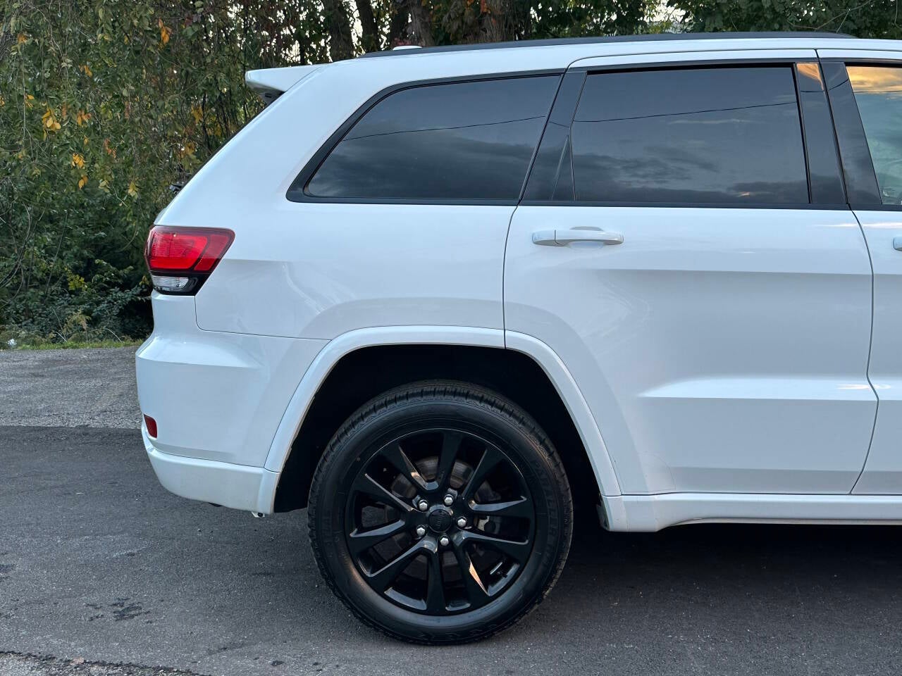 2019 Jeep Grand Cherokee Altitude 4x4 4dr SUV