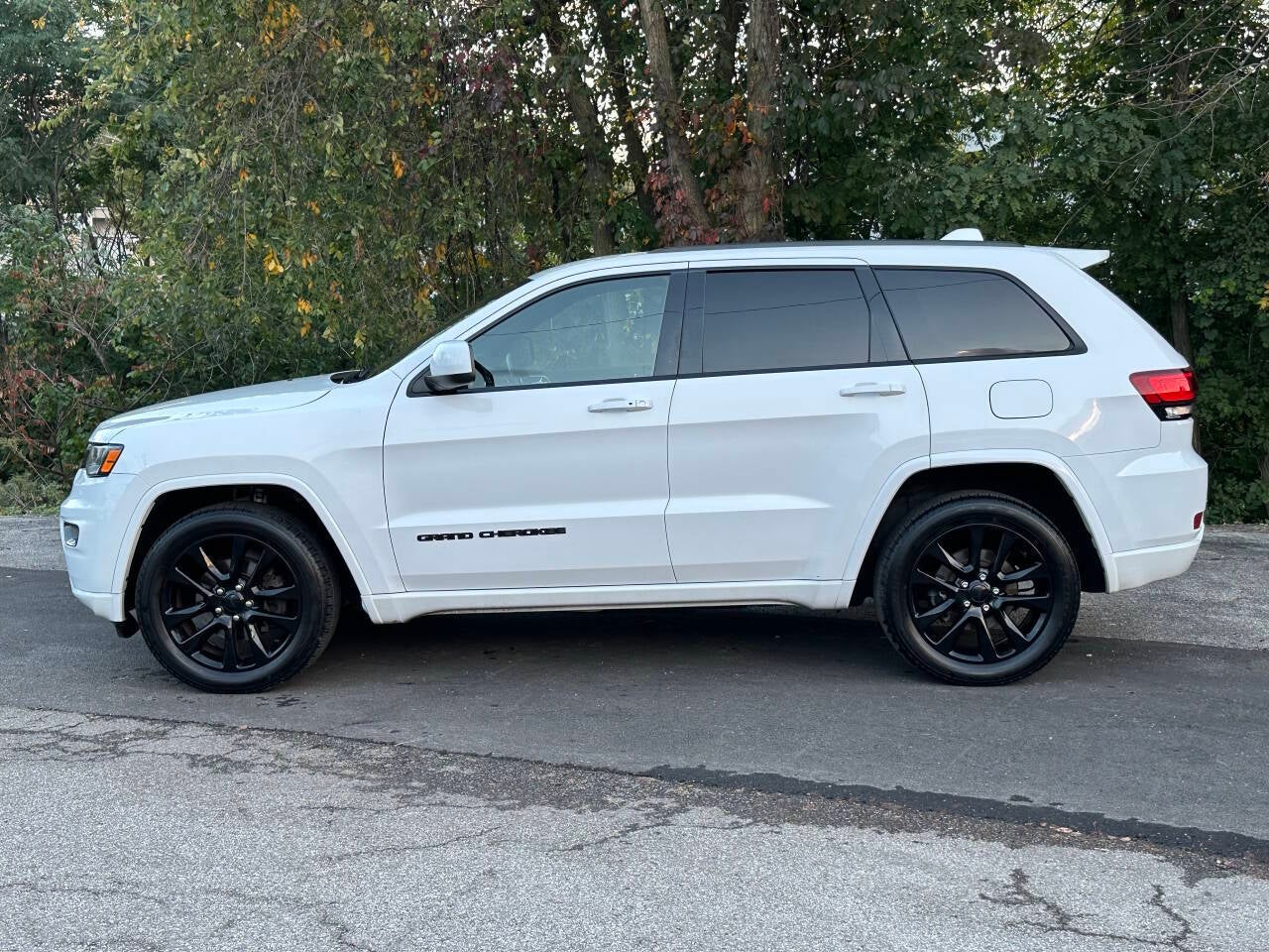 2019 Jeep Grand Cherokee Altitude 4x4 4dr SUV