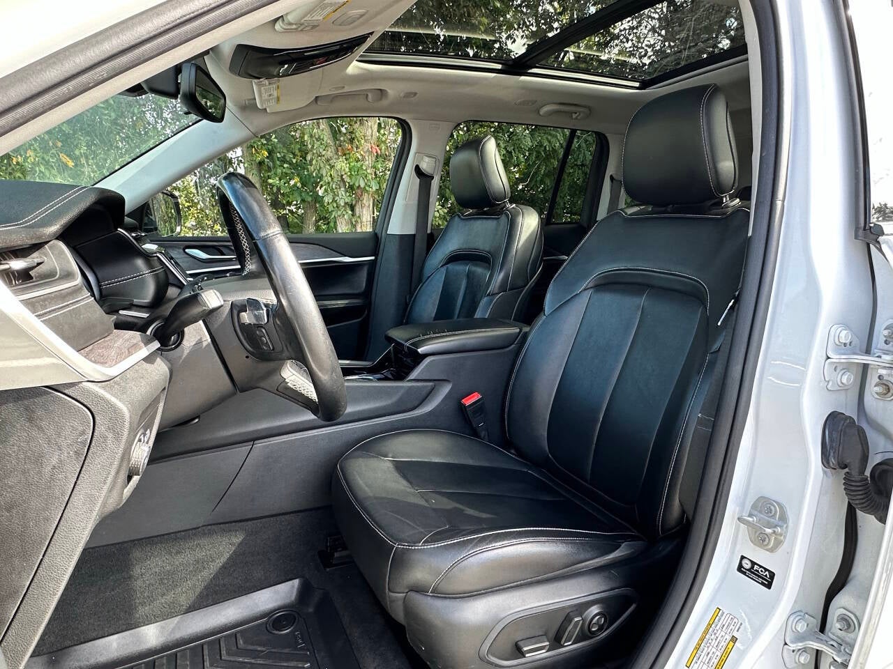 2022 Jeep Grand Cherokee Limited 4x4 4dr SUV (midyear release)