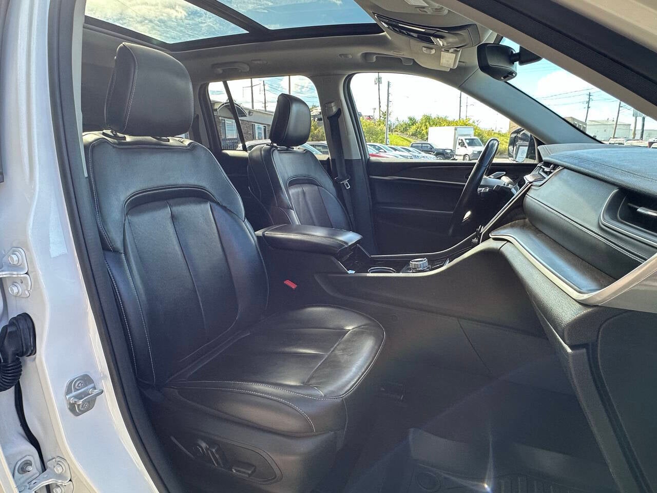 2022 Jeep Grand Cherokee Limited 4x4 4dr SUV (midyear release)