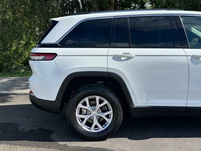 2022 Jeep Grand Cherokee Limited 4x4 4dr SUV (midyear release)