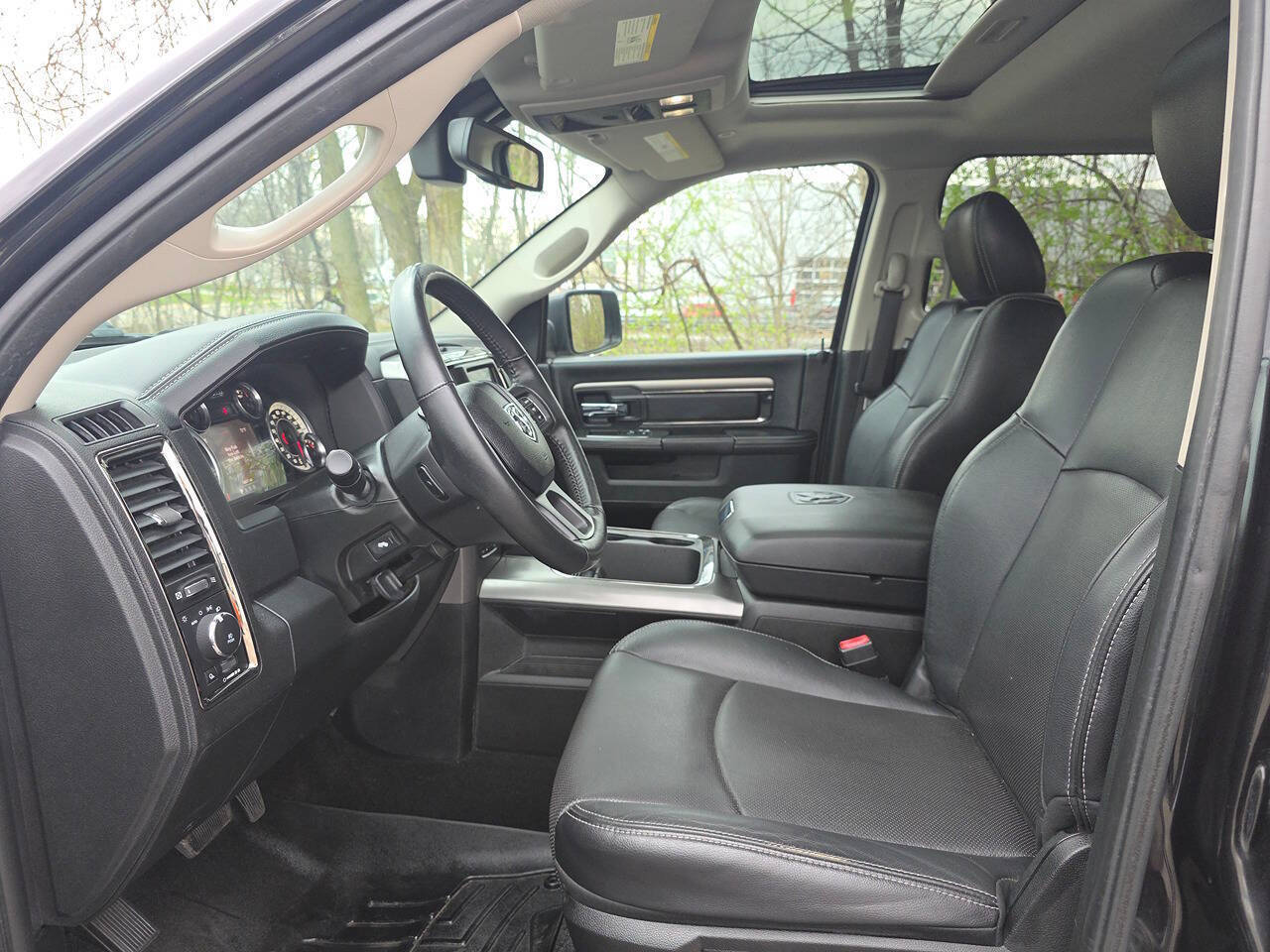 2017 RAM 1500 Night 4x4 4dr Crew Cab 5.5 ft. SB Pickup