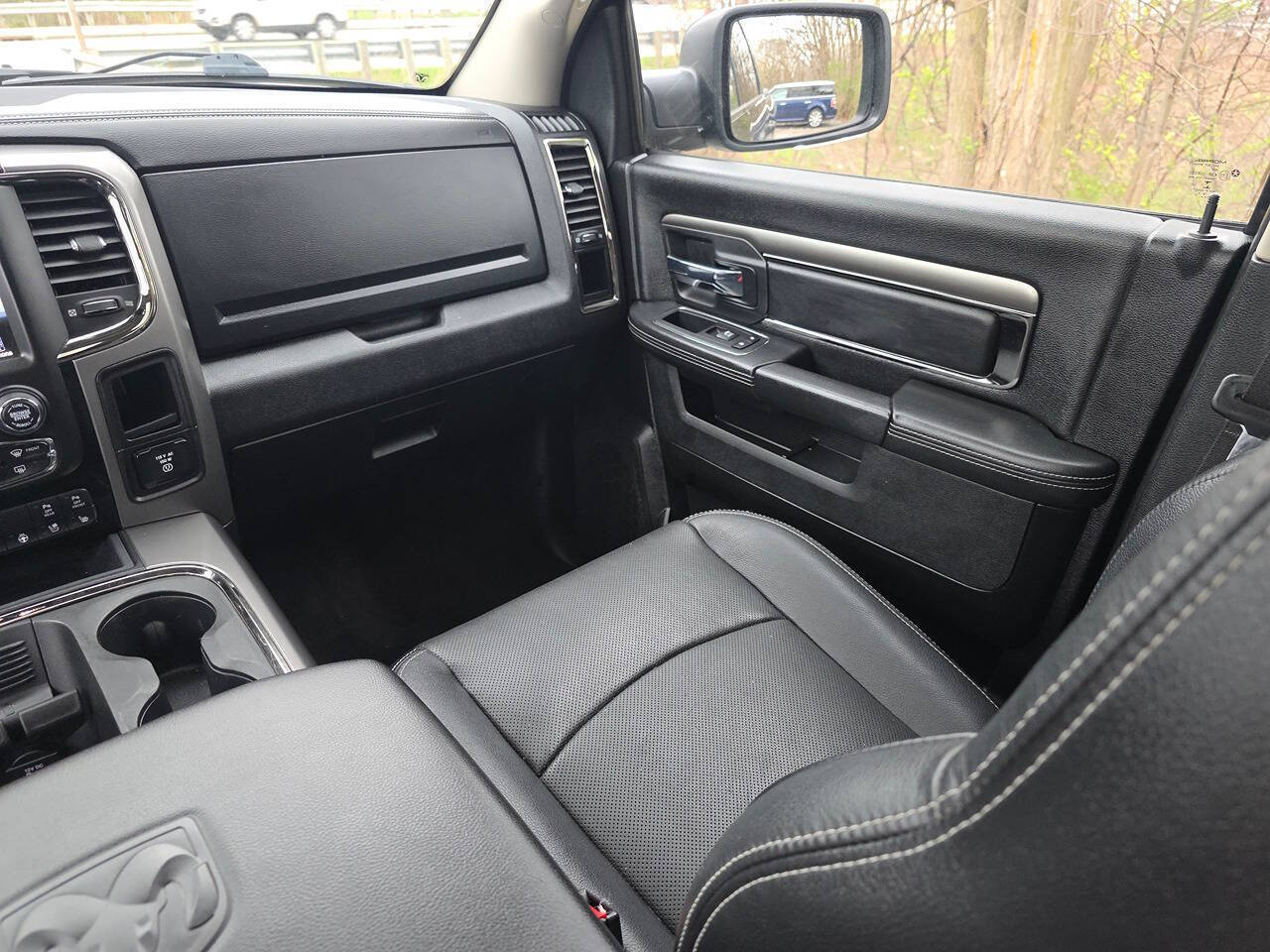 2017 RAM 1500 Night 4x4 4dr Crew Cab 5.5 ft. SB Pickup