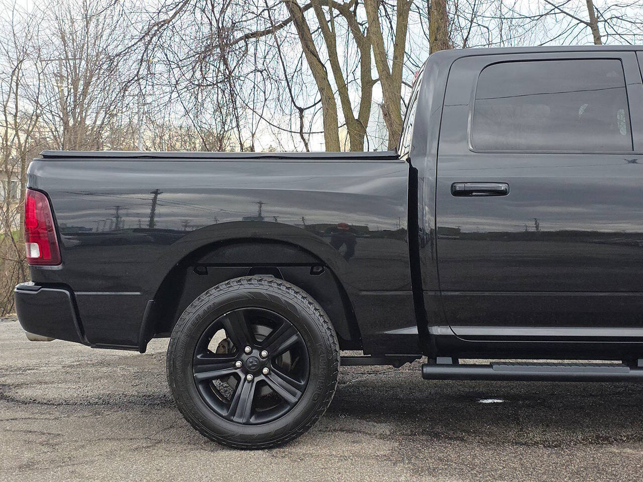 2017 RAM 1500 Night 4x4 4dr Crew Cab 5.5 ft. SB Pickup