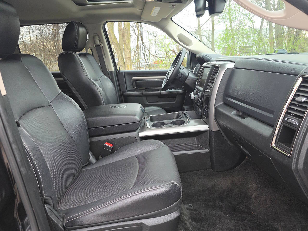 2017 RAM 1500 Night 4x4 4dr Crew Cab 5.5 ft. SB Pickup