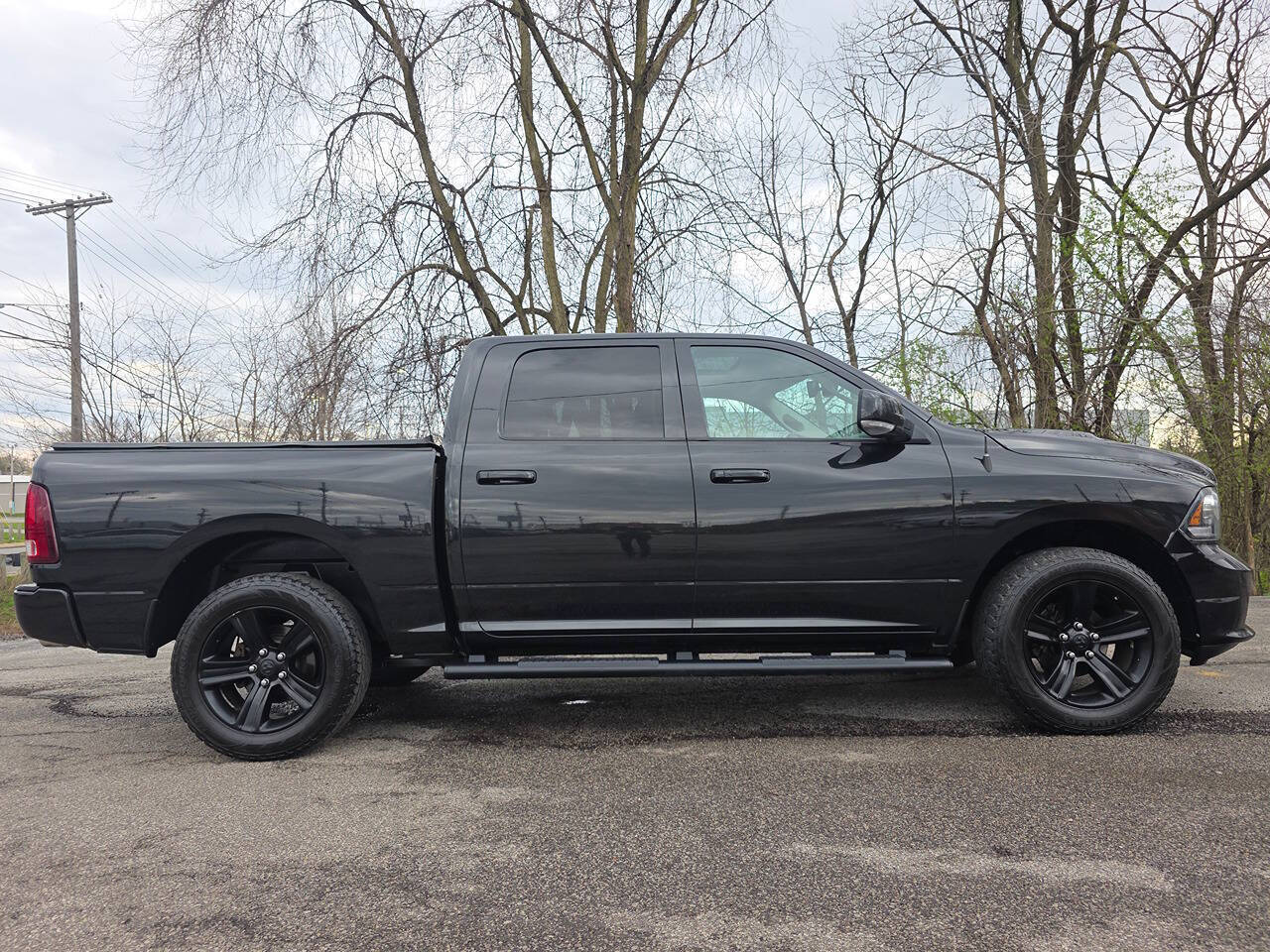 2017 RAM 1500 Night 4x4 4dr Crew Cab 5.5 ft. SB Pickup