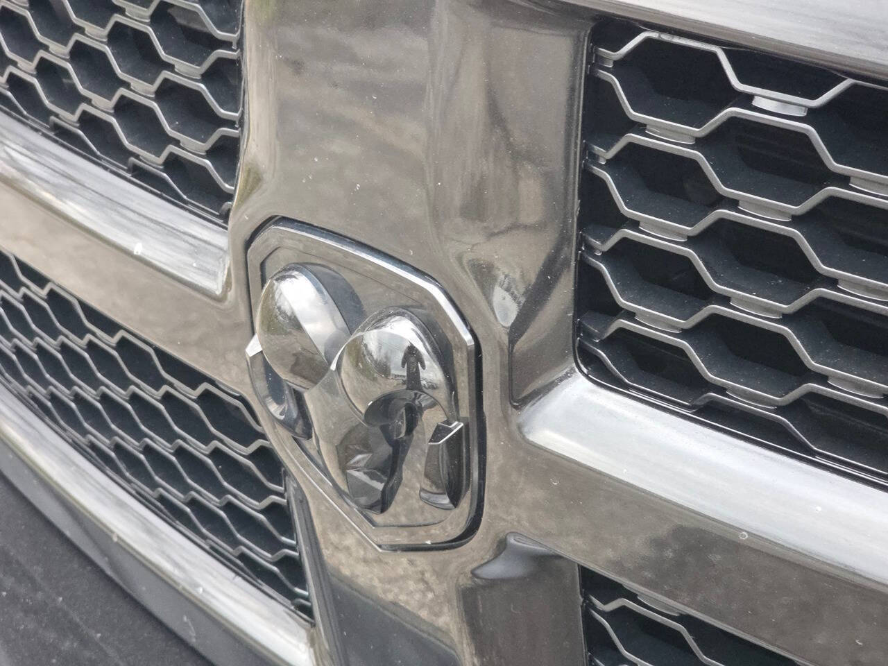 2017 RAM 1500 Night 4x4 4dr Crew Cab 5.5 ft. SB Pickup