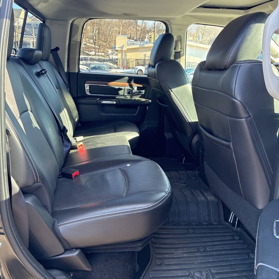 2016 RAM 1500 Laramie 4x4 4dr Crew Cab 5.5 ft. SB Pickup