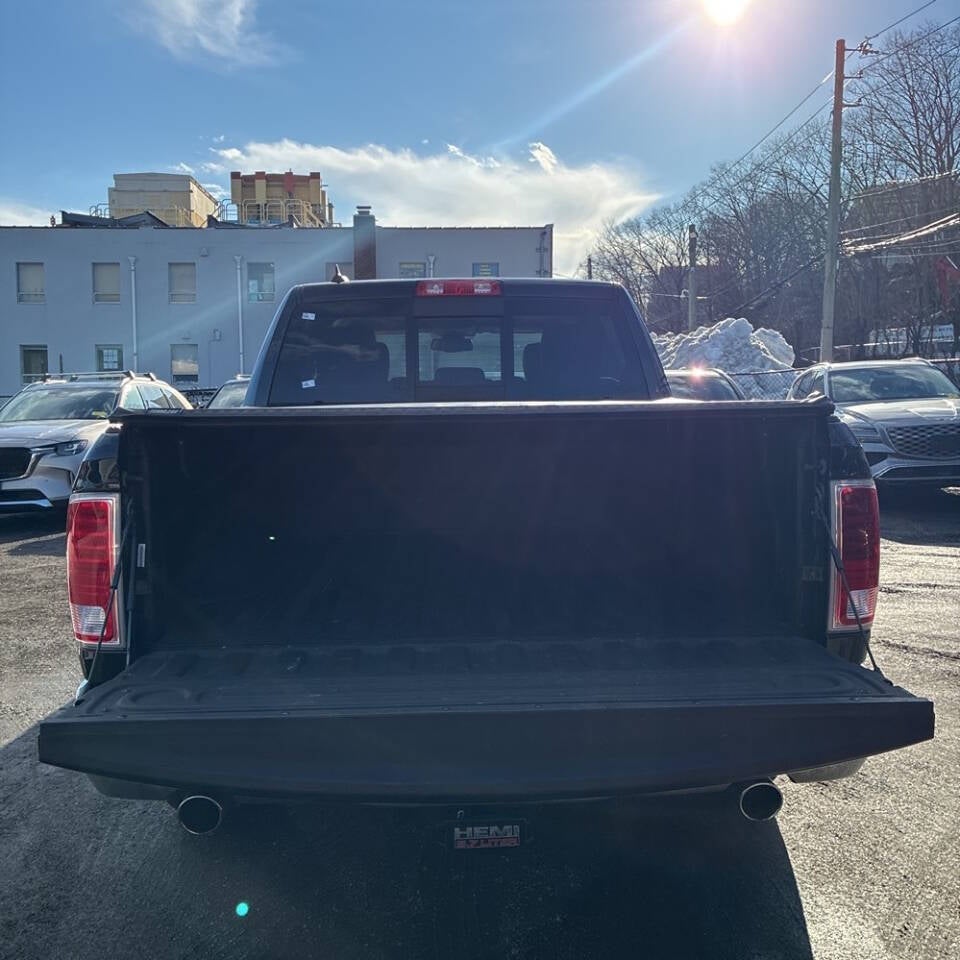 2016 RAM 1500 Laramie 4x4 4dr Crew Cab 5.5 ft. SB Pickup