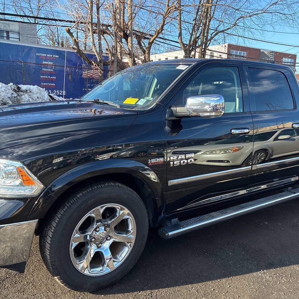 2016 RAM 1500 Laramie 4x4 4dr Crew Cab 5.5 ft. SB Pickup