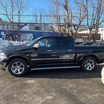 2016 RAM 1500 Laramie 4x4 4dr Crew Cab 5.5 ft. SB Pickup