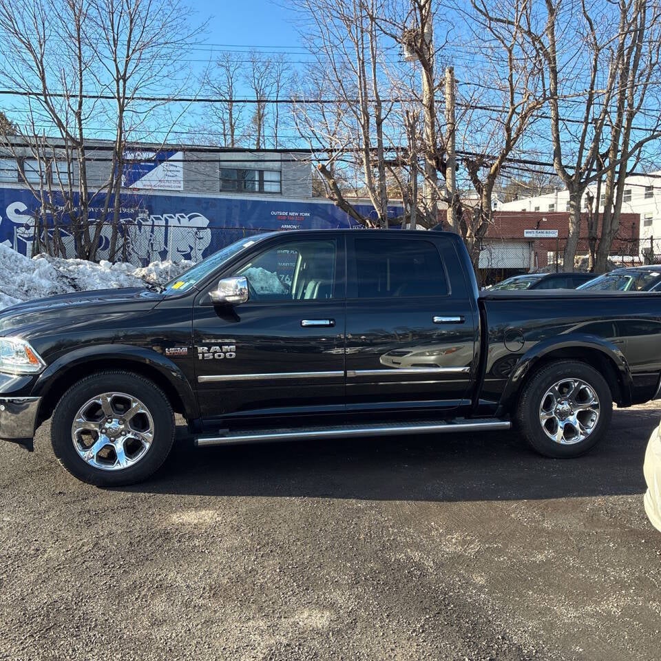 2016 RAM 1500 Laramie 4x4 4dr Crew Cab 5.5 ft. SB Pickup