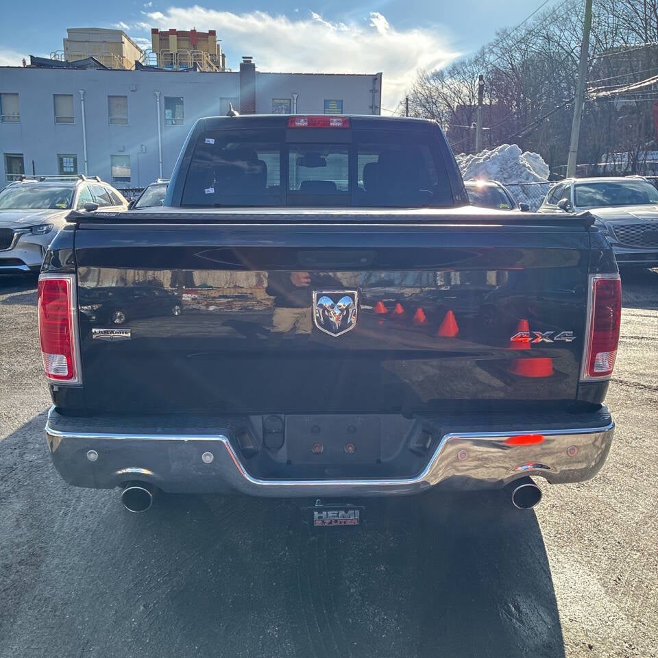 2016 RAM 1500 Laramie 4x4 4dr Crew Cab 5.5 ft. SB Pickup