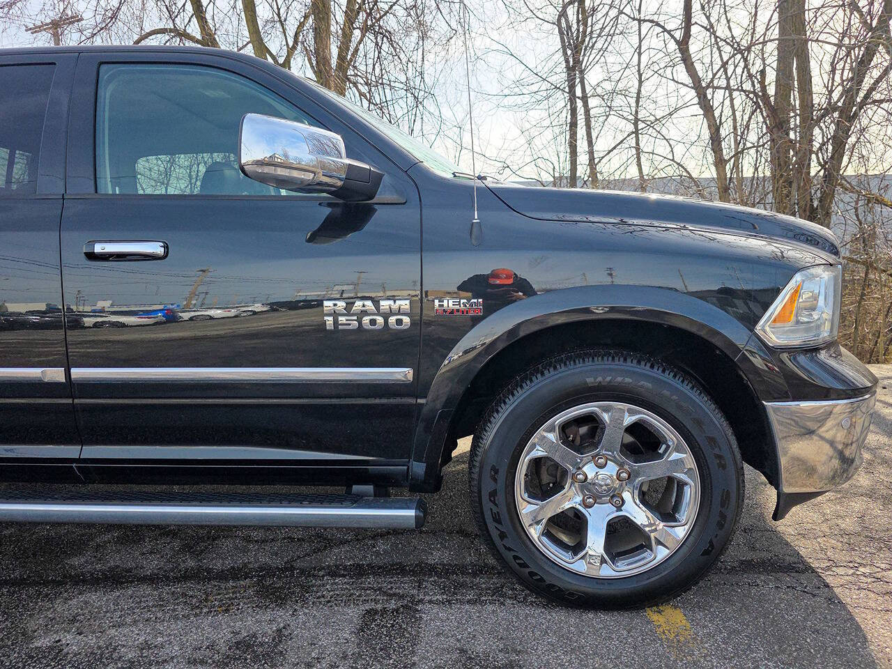 2016 RAM 1500 Laramie 4x4 4dr Crew Cab 5.5 ft. SB Pickup