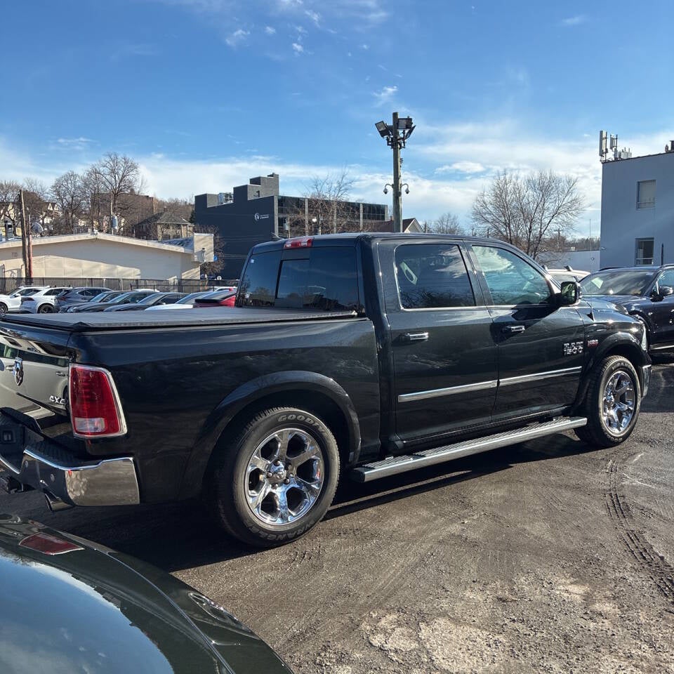 2016 RAM 1500 Laramie 4x4 4dr Crew Cab 5.5 ft. SB Pickup