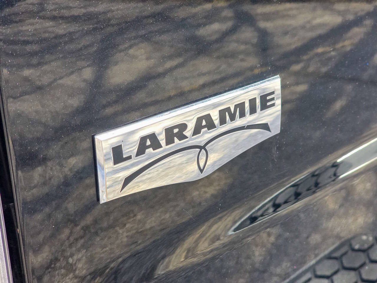 2016 RAM 1500 Laramie 4x4 4dr Crew Cab 5.5 ft. SB Pickup