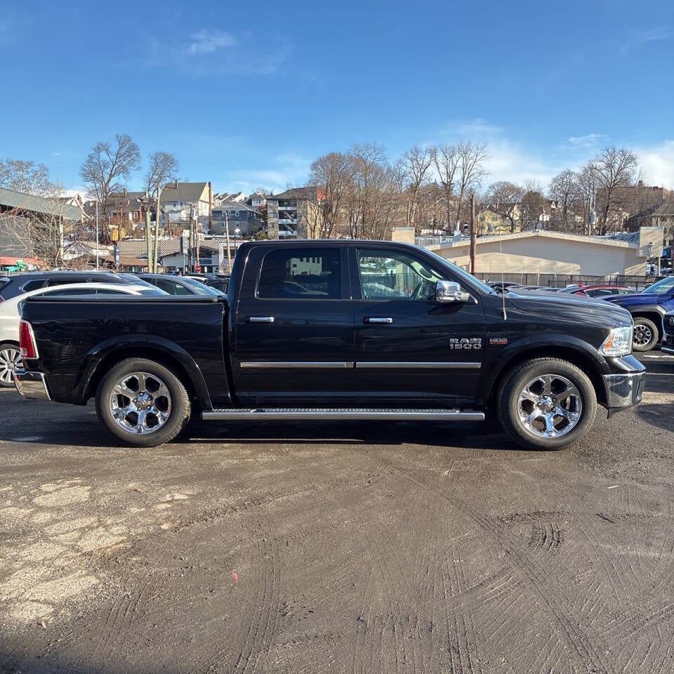2016 RAM 1500 Laramie 4x4 4dr Crew Cab 5.5 ft. SB Pickup