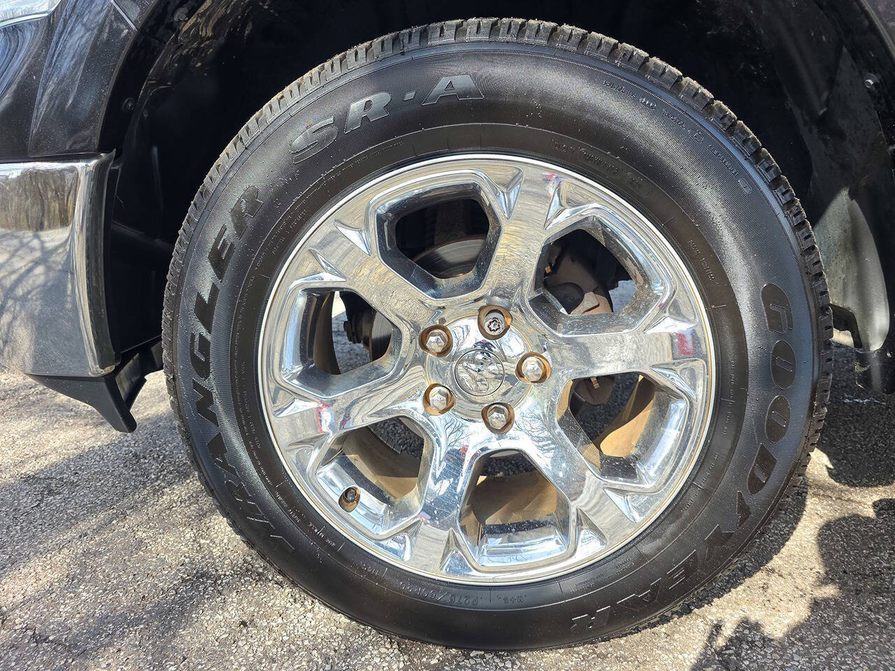 2016 RAM 1500 Laramie 4x4 4dr Crew Cab 5.5 ft. SB Pickup