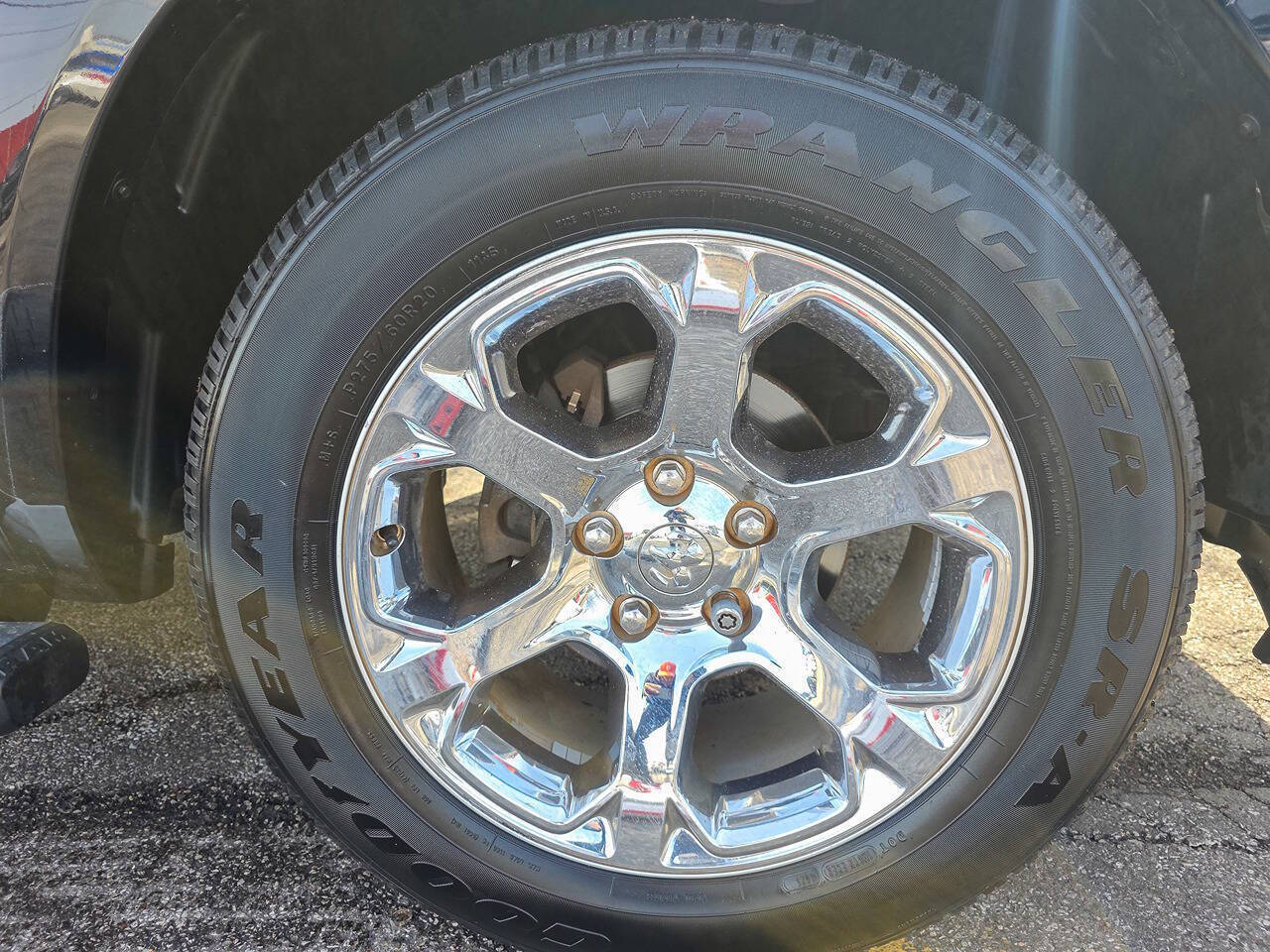 2016 RAM 1500 Laramie 4x4 4dr Crew Cab 5.5 ft. SB Pickup