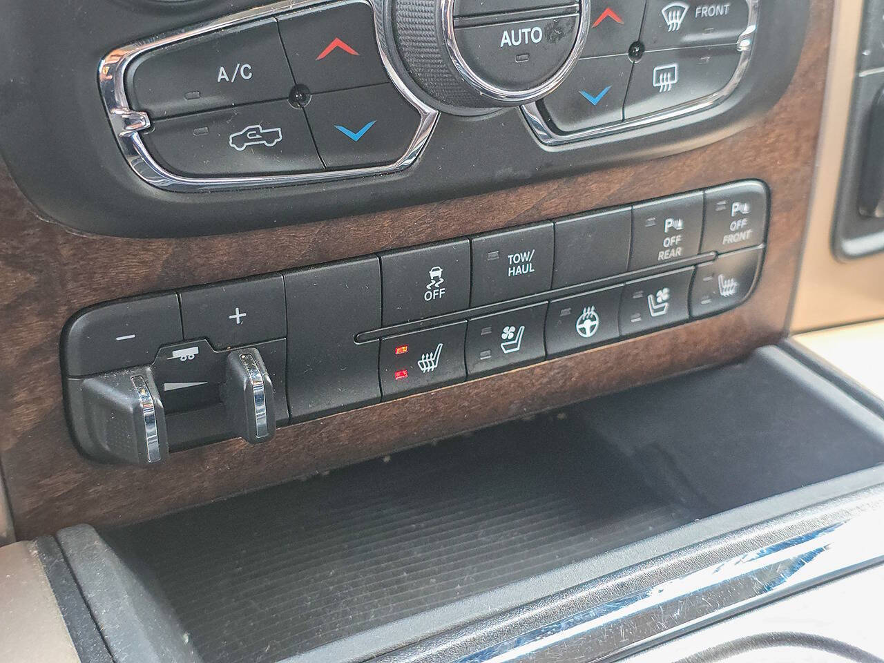 2018 RAM 1500 Laramie Longhorn 4x4 4dr Crew Cab 5.5 ft. SB Pickup