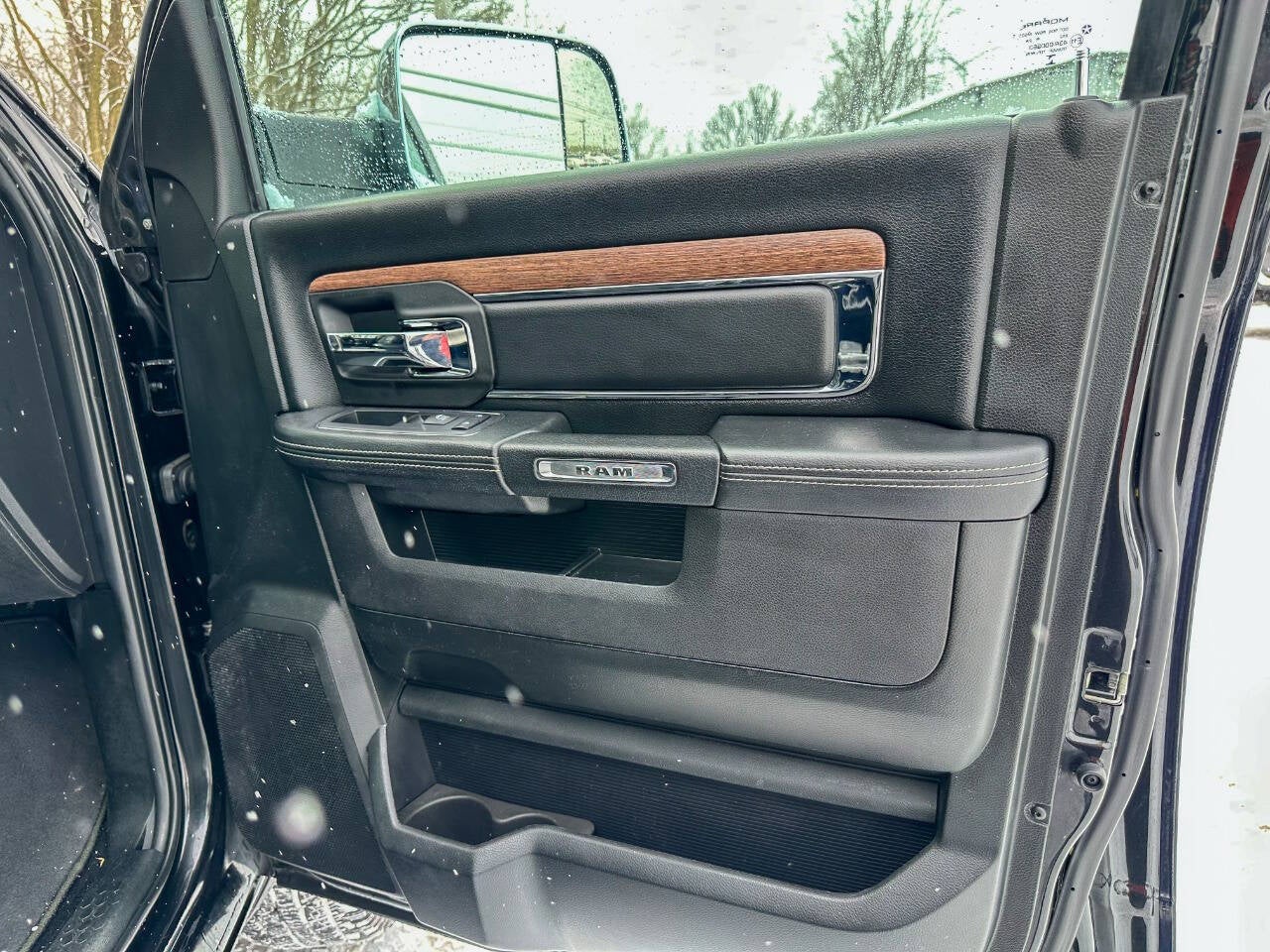 2018 RAM 1500 Laramie 4x4 4dr Crew Cab 6.3 ft. SB Pickup