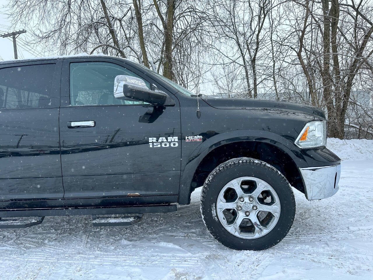 2018 RAM 1500 Laramie 4x4 4dr Crew Cab 6.3 ft. SB Pickup
