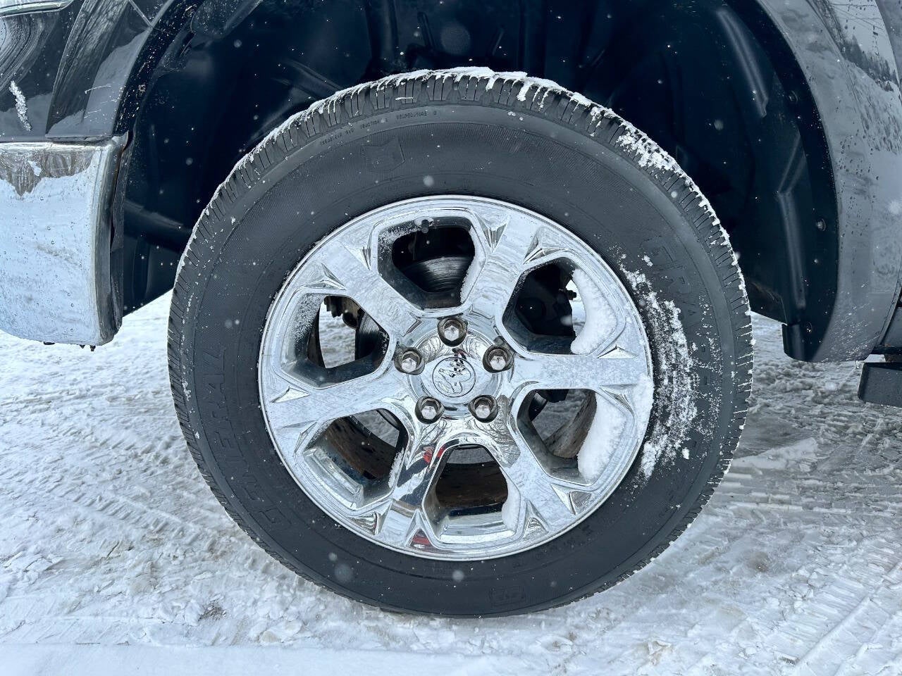 2018 RAM 1500 Laramie 4x4 4dr Crew Cab 6.3 ft. SB Pickup