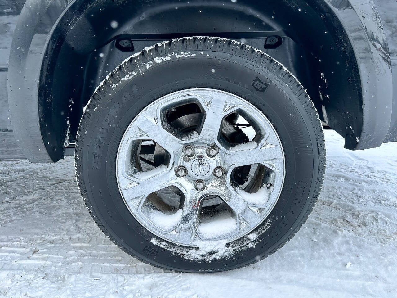 2018 RAM 1500 Laramie 4x4 4dr Crew Cab 6.3 ft. SB Pickup