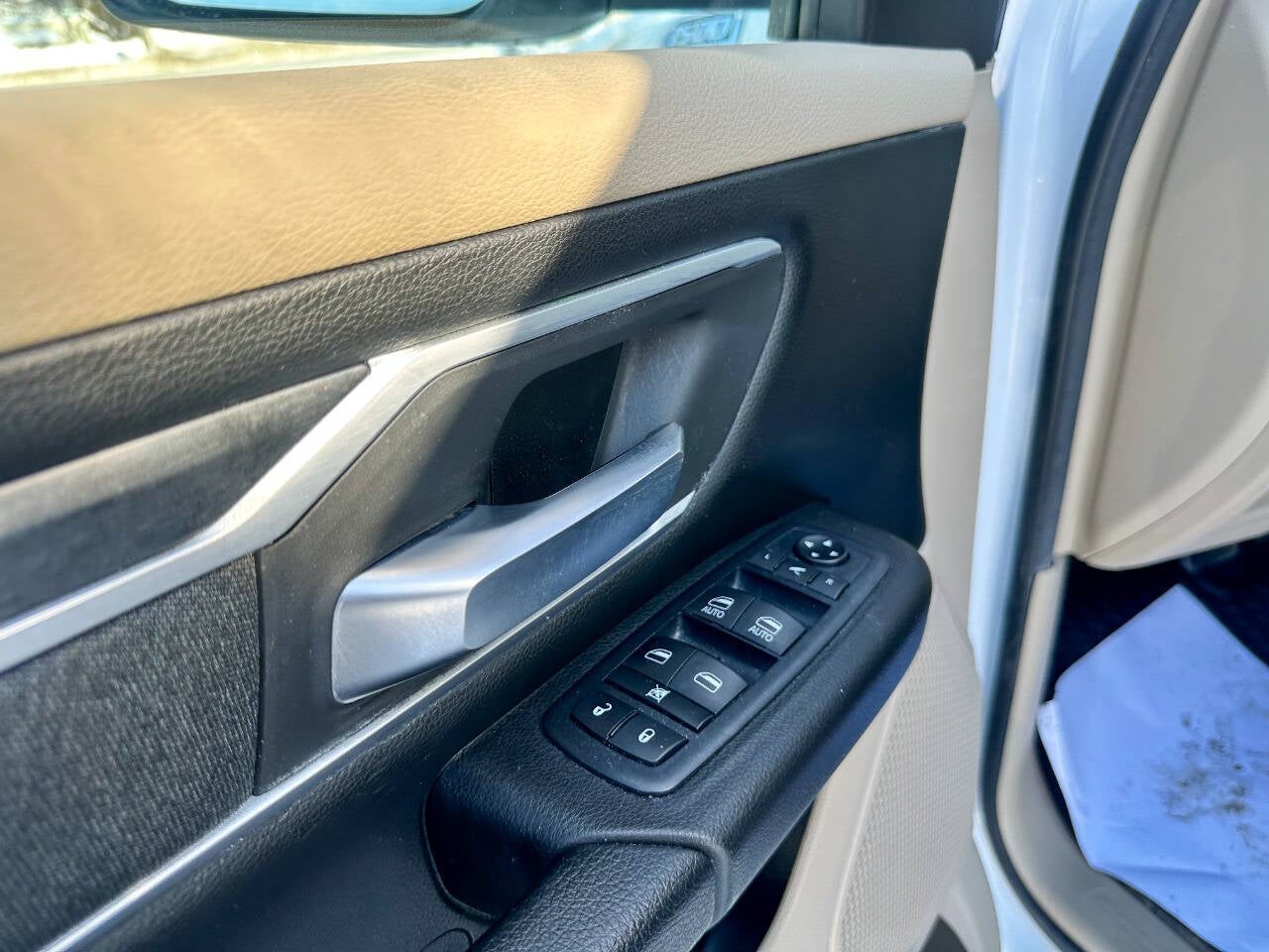 2020 RAM 1500 Big Horn 4x4 4dr Crew Cab 5.6 ft. SB Pickup