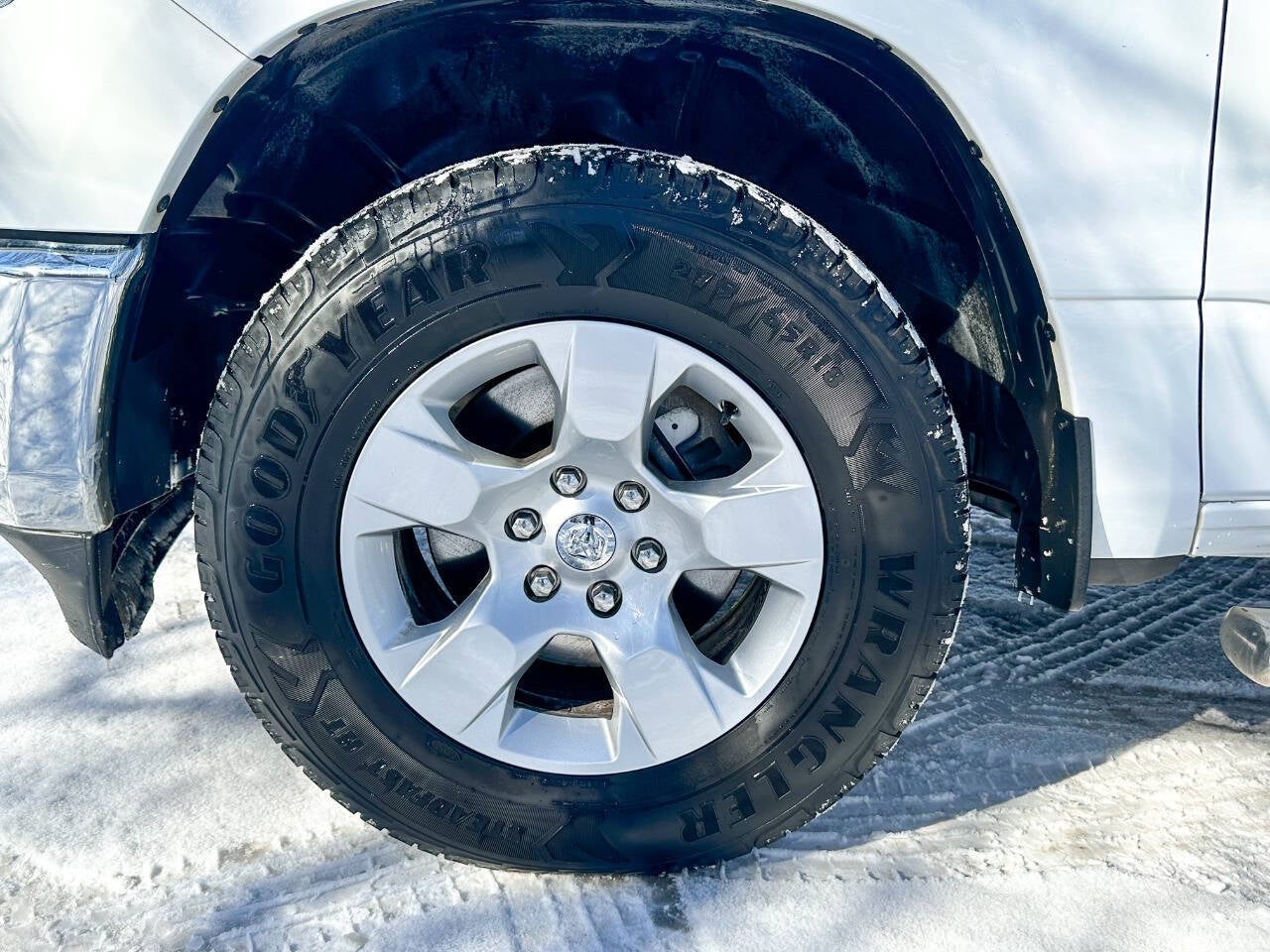 2020 RAM 1500 Big Horn 4x4 4dr Crew Cab 5.6 ft. SB Pickup