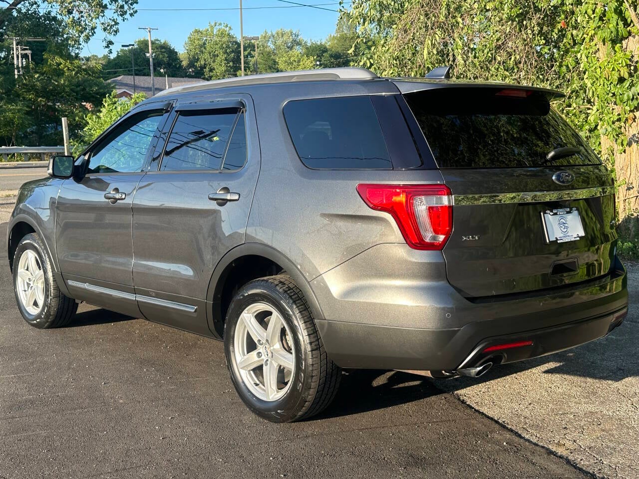 2017 Ford Explorer XLT AWD 4dr SUV