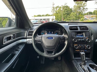2017 Ford Explorer XLT AWD 4dr SUV