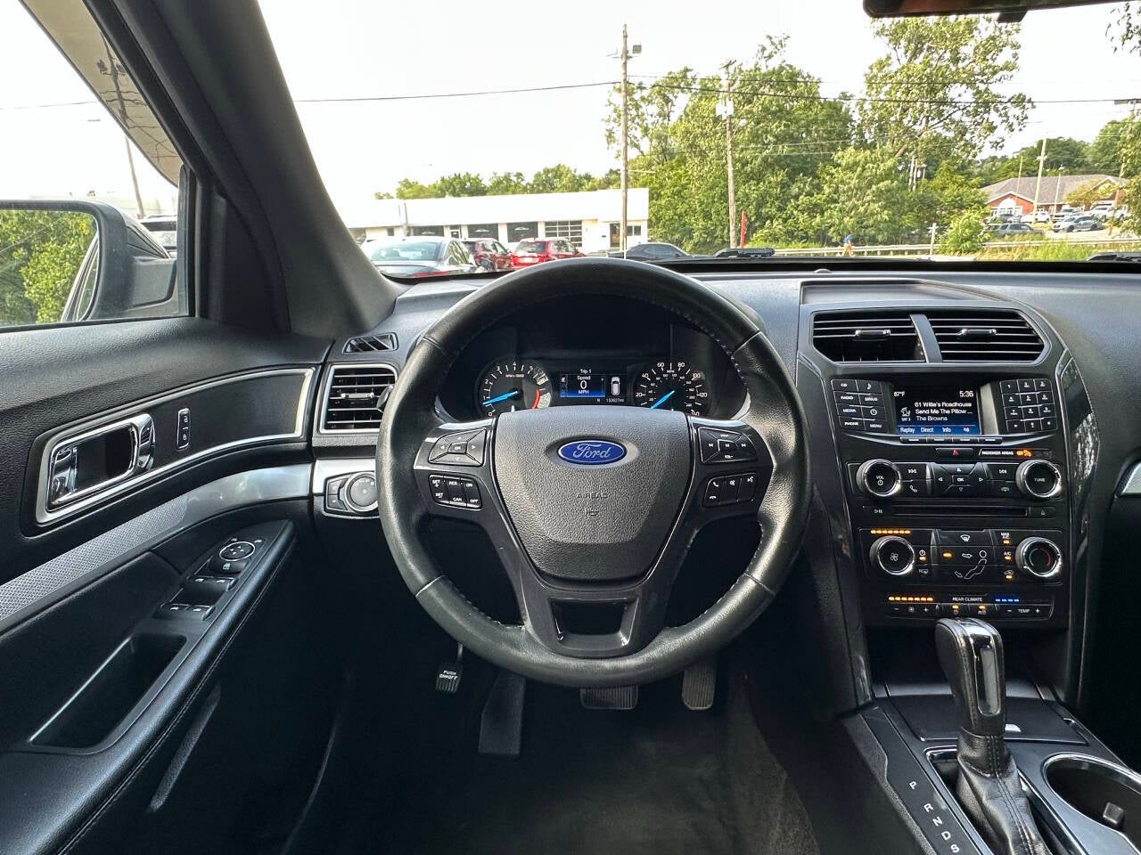 2017 Ford Explorer XLT AWD 4dr SUV