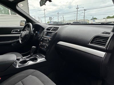 2017 Ford Explorer XLT AWD 4dr SUV