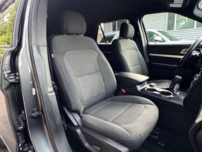 2017 Ford Explorer XLT AWD 4dr SUV