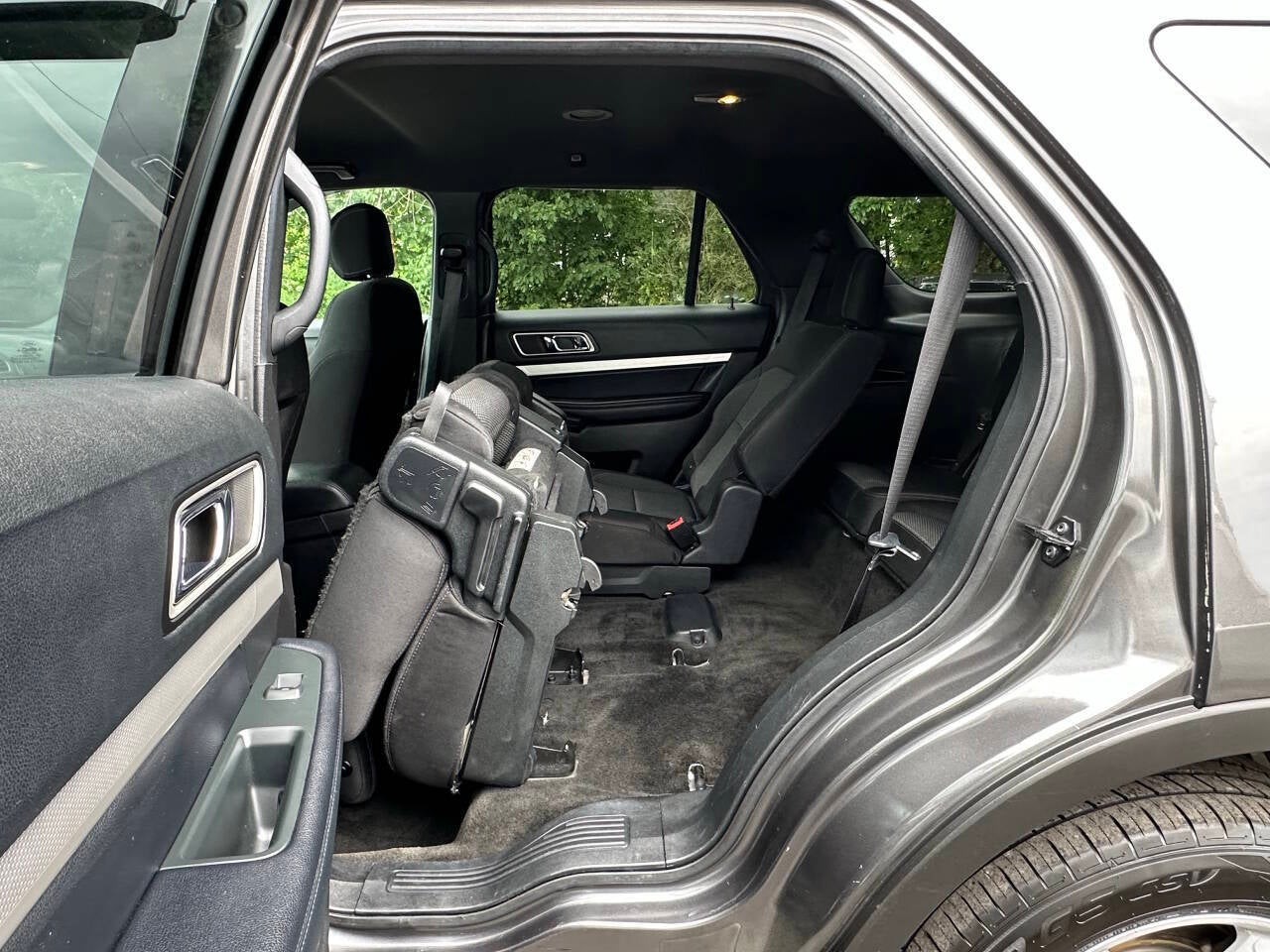 2017 Ford Explorer XLT AWD 4dr SUV