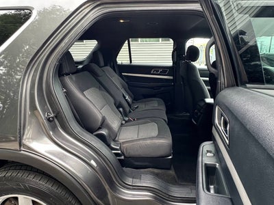 2017 Ford Explorer XLT AWD 4dr SUV