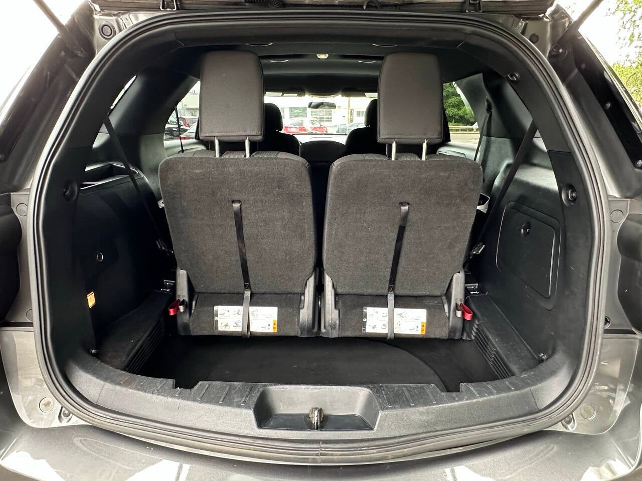 2017 Ford Explorer XLT AWD 4dr SUV