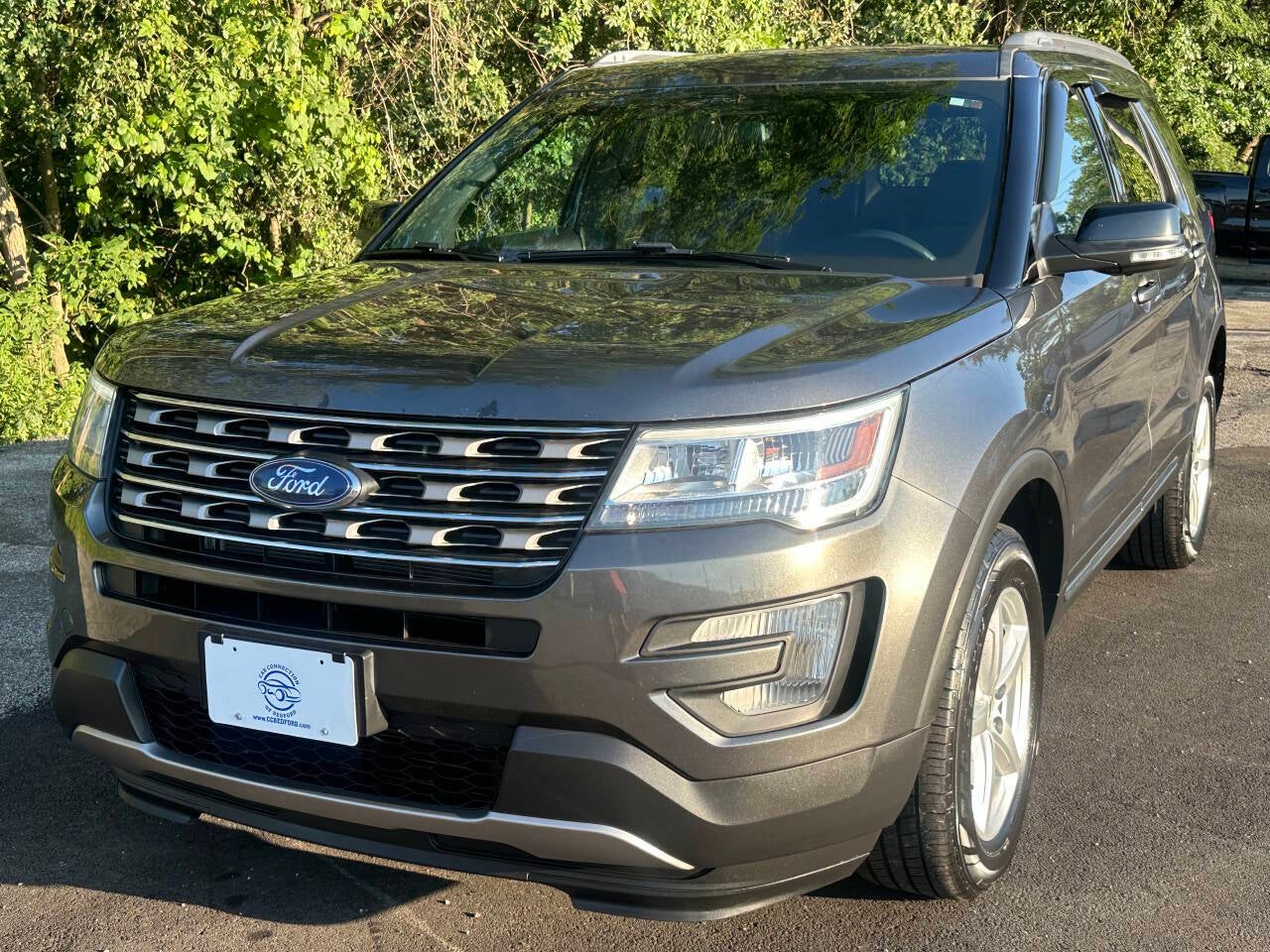 2017 Ford Explorer XLT AWD 4dr SUV