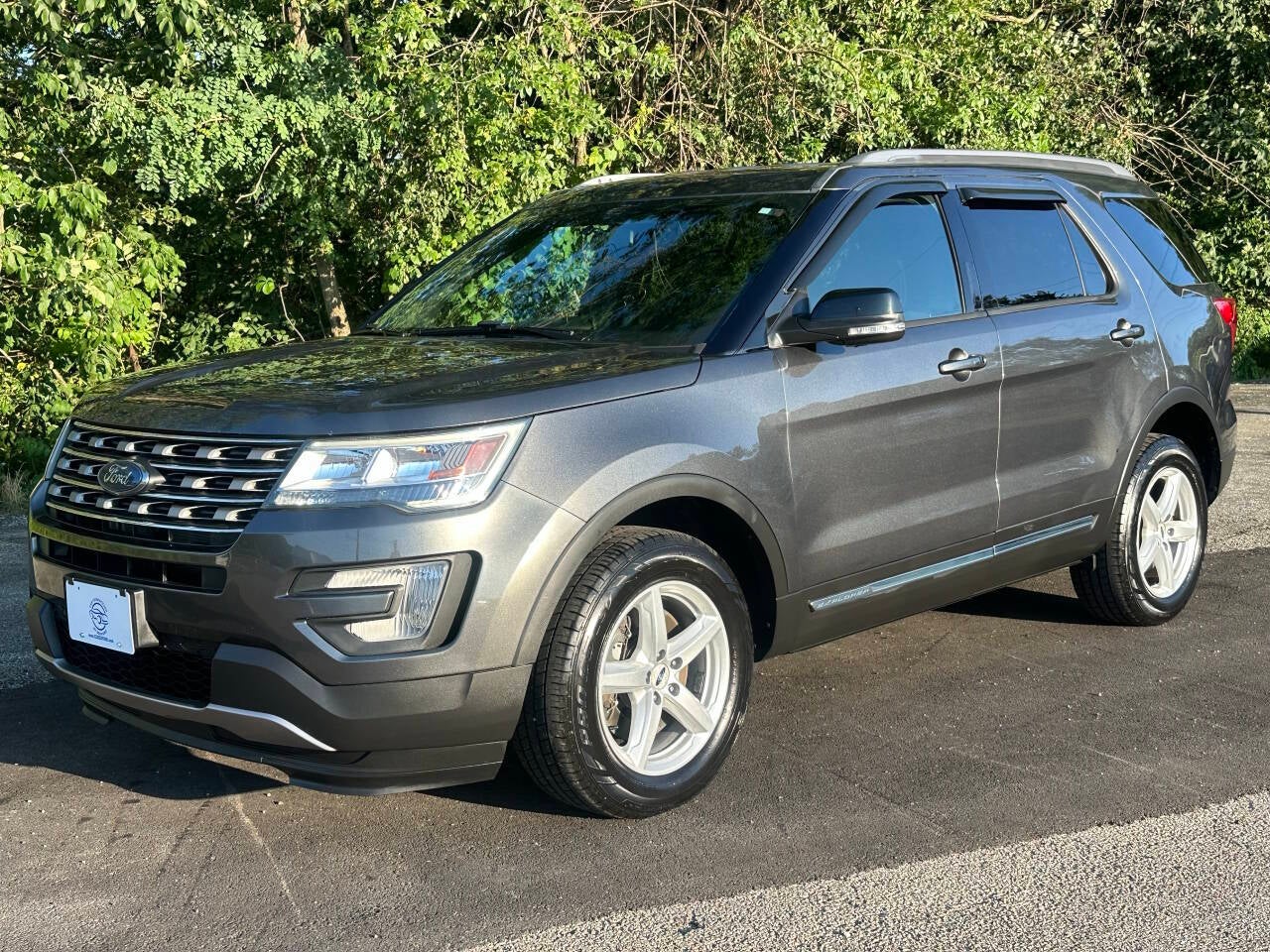 2017 Ford Explorer XLT AWD 4dr SUV