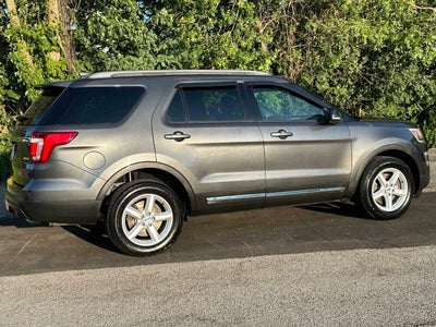 2017 Ford Explorer XLT AWD 4dr SUV